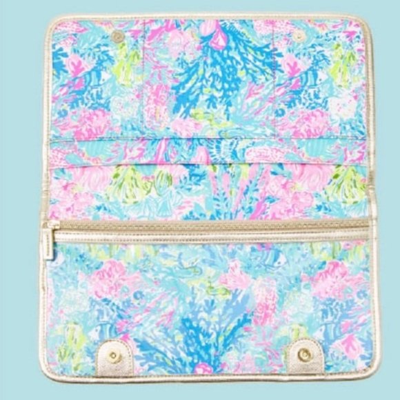 Lilly Pulitzer Handbags - Lilly Pulitzer Travel Clutch Fished My Wish